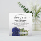 Elegant Navy Blue Roos Wedding Rehearsal & Dinner Kaart (Staand voorkant)