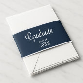 Elegant Navy Blue Script Calligafie Afstuderen Uitnodigingen Wikkel