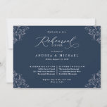 Elegant Navy Blue Wedding Rehearsal Dinner Kaart<br><div class="desc">Deze elegante uitnodiging voor een blauw marinevertredend diner is perfect voor een klassiek, gesofisticeerd donkerblauw marinevertrouwthema. Het ontwerp kenmerkt een lijst dat met elegante kalligrafie en klassieke teksten in paren wordt gerangschikt, en heeft de blik van witte druk op blauw marinekaarten. De achterkant heeft de initialen van het stel samen...</div>