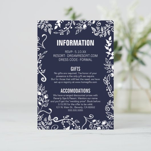 Elegant Navy Blue White Floral Wedding Information Informatiekaartje (Staand voorkant)
