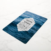 Elegant Navy Blue Zee Waves Zomerbruiloft Folie Uitnodiging (Gedraaid)