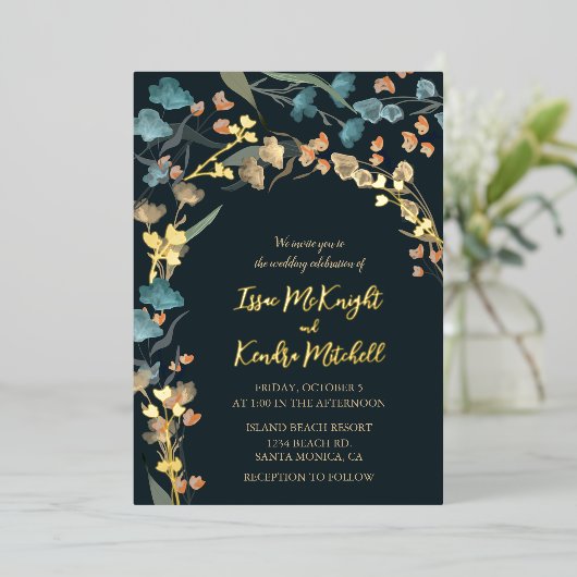 Elegant Navy Dusty Blue Botanical Wedding Folie Uitnodiging (Staand Voorkant)