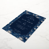 Elegant Navy Floral Wedding Invitation Folie Uitnodiging (Gedraaid)