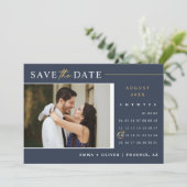 Elegant Navy Gold Bewaar de datum Kalender QR Code Kaart (Staand voorkant)