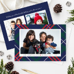 Elegant Navy Red Green Tartan Pset Multi Photo Feestdagenkaart<br><div class="desc">De stijlvolle "Joy Peace and love"-kerstfotocollage is voorzien van een klassiek blauw van de marine, een jager groen, en een rood Schots tartan-lijst dat diagonaal is ontworpen. Er zijn een totaal van drie (3) fotoruimten voor en achter die met een moderne minimale lay-out in paren worden gerangschikt om uw foto's...</div>
