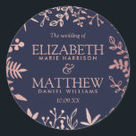 Elegant Navy & Roos Gold Floral Wedding Collectie Ronde Sticker<br><div class="desc">Geniet in stijl met deze moderne en zeer trendy bruiloft ten gunste van stickers. Het ontwerp is gemakkelijk te personaliseren met uw speciale gebeurtenisformulering en uw gasten zullen enthousiast zijn wanneer zij deze geweldige stickers zien. Overeenkomende objecten zijn te vinden in het collectie.</div>