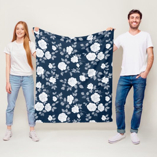 Elegant Navy Roos Witte Bloemmotief Fleece Deken (In situ)