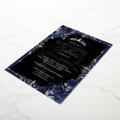 Elegant Navy Silver Roos Quinceanera Folie Uitnodiging (Gedraaid)