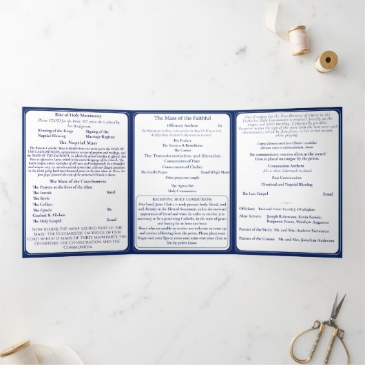 Elegant Navy Two Hearts Catholic Wedding Drieluik Programma (Binnen)