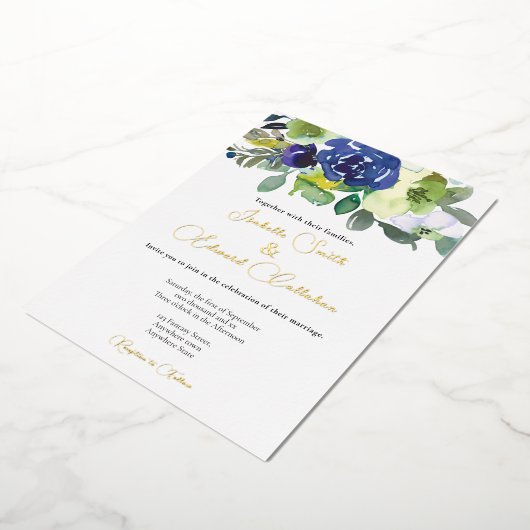 Elegant Navy Waterverf Bloemen Boeket Bruiloft Folie Uitnodiging (Gedraaid)
