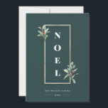 Elegant NOEL Gold Winter Berry Lijst Foto Feestdagenkaart<br><div class="desc">Elegant faux bleek goudlijst met winterbessentakken op festief gedempte smaragdgroene achtergrond. De eigenschappen van het ontwerp,  het ingebedde gewaagde type NOEL,  de tekstlijnen van de sjabloon voor namen,  jaar en bericht met enige ronde bleke gouden de fotoruimte van het lijst op rug.</div>