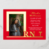 Elegant Nurse RN Caduceus Foto Afstuderen Rood Folie Uitnodiging (Voorkant)