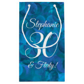 Elegant Ocean Blue 30 en Flirty Birthday Party Klein Cadeauzakje (Achterkant)