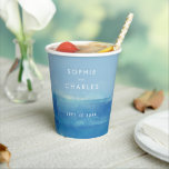 Elegant Ocean Waterverf Wedding Papieren Bekers<br><div class="desc">Ocean themed party paper cups met waterverf oceaangolven en eenvoudige,  elegante script en moderne sans-serif fonts. Perfecte,  elegante tafelkleding voor de kust- en oceaanbruiloften,  verlovingspartijen,  douches of recepties.</div>