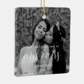 Elegant Ons eerste kerstfeest als Mrs. & Mrs. foto Keramisch Ornament (Rechts)