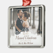 Elegant Onze 1e getrouwde kerst één foto Metalen Ornament (Links)