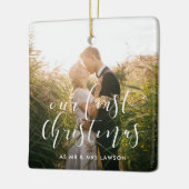 Elegant Onze eerste kersttrouwfoto Keramisch Ornament (Links)