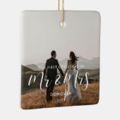 Elegant Onze eerste kersttrouwfoto Keramisch Ornament (Rechts)