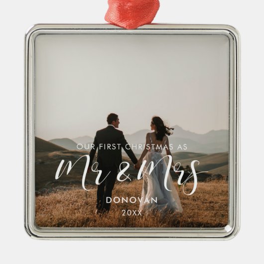 Elegant Onze eerste kersttrouwfoto Metalen Ornament (Voorkant)