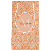 Elegant Oranje Damask Pattern Monogram en naam Klein Cadeauzakje (Voorkant)