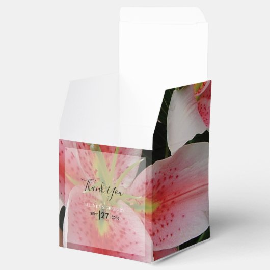 Elegant Oriental Lilies Wedding Bedankdoosjes (Geopend)