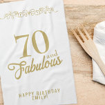 Elegant Ornament 70 en Fabulous 70th Birthday Theedoek<br><div class="desc">Elegant Ornament 70 en 70th Birthday keukenhanddoek. 70 en fantastisch gezegde in trendy golden script en een gouden versiering. Pas het aan met jouw naam en leeftijd.</div>