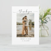 Elegant paar Minimalistisch Eenvoudig Script Trouw Kaart (Staand voorkant)