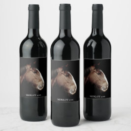 Elegant paard voor aangepaste wijn etiket