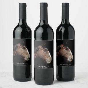 Elegant paard voor aangepaste wijn etiket