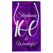 Elegant Paars 100 en geweldige Birthday Party Klein Cadeauzakje (Achterkant)