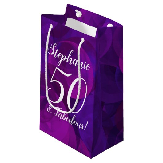 Elegant Paars 50 en Fabulous Birthday Party Klein Cadeauzakje (Voorkant Gekanteld)