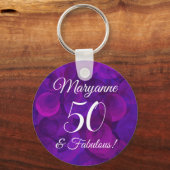 Elegant Paars 50 & Fabulous Birthday Party Favor Sleutelhanger (Voorkant)