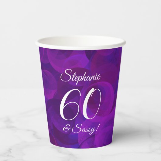 Elegant Paars 60 en Sassy Birthday Party Papieren Bekers (Achterkant)