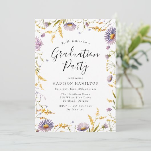 Elegant Paars en Geel Floral Graduation Party Kaart (Staand voorkant)