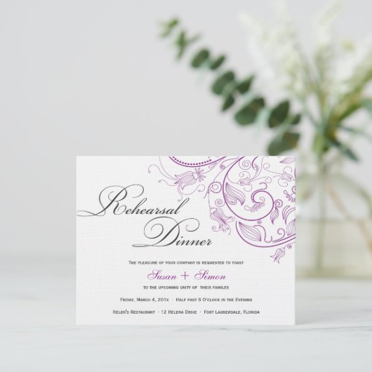 Elegant Paars Floral Rehearsal Dinner Invitation Kaart (Staand voorkant)
