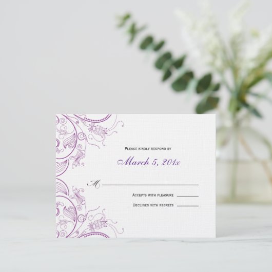 Elegant Paars Floral Response Card RSVP Kaartje (Staand voorkant)