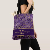 Elegant Paars Gold Leaves Monogram Naam Tote Bag (Dichtbij)