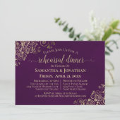 Elegant Paars & Gold Wedding Rehearsal & Dinner Kaart (Staand voorkant)