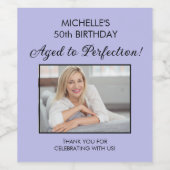 Elegant Paarse Aged to Perfection Verjaardagsfoto Wijn Etiket (Enkel label)