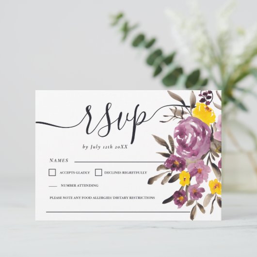 Elegant Paarse bloemenbruiloft rsvp monogram (Staand voorkant)