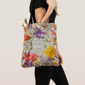 Elegant paarse bloemengrijs patroonmonogram tote bag (Dichtbij)
