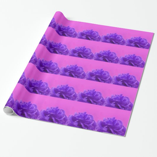 Elegant Paarse Floral Cadeaupapier (Uitgerold)