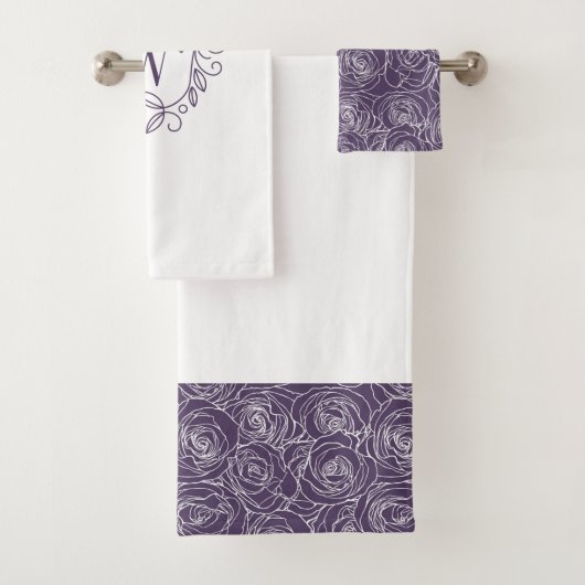 Elegant Paarse Floral Monogram Bad Handdoek (Insitu)
