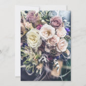 Elegant Paarse Floral Wedding Kaart (Achterkant)