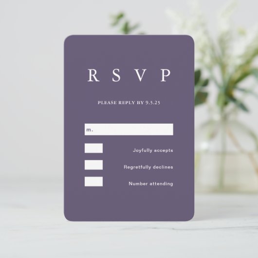 Elegant Paarse Floral Wedding RSVP Kaartje (Staand voorkant)