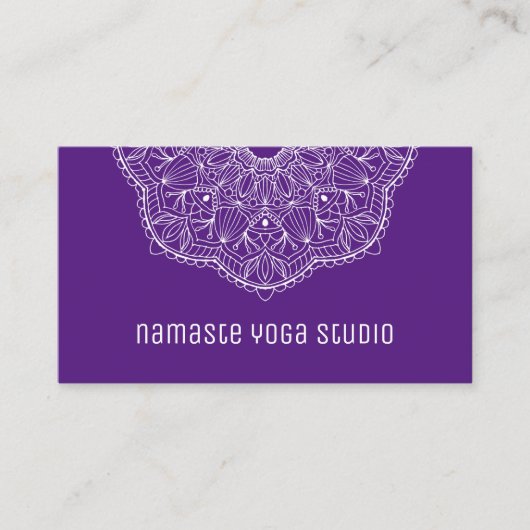 Elegant Paarse hand Drawn Mandala Yoga Instructor Visitekaartje (Voorkant)