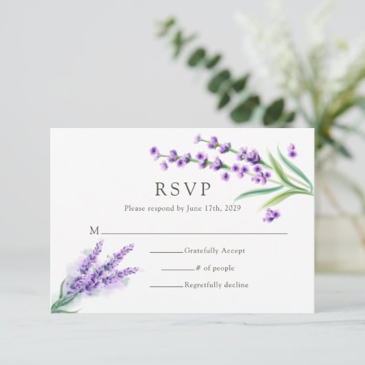 Elegant Paarse Lavendel Waterverf Bloemen Bruiloft RSVP Kaartje (Staand voorkant)