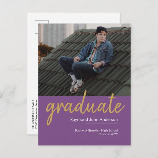 Elegant Paarse Violet Gold Script Foto Afstuderen Aankondigingskaart (Voorkant / Achterkant)