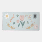 Elegant pastel bloemmotief modern monogram bureaumat (Voorkant)