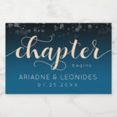 Elegant Peach Oceanic Blue Wedding a New Chapter Sparkling Wijnetiket (Enkel label)